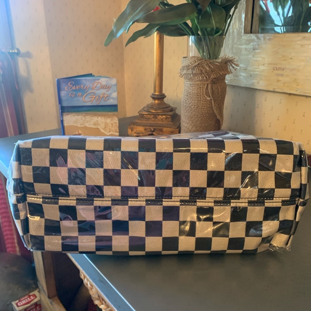Checkerboard GLOSS tote bag, BLACK and TAN, waterproof PVC coating. - Picture 6 of 11
